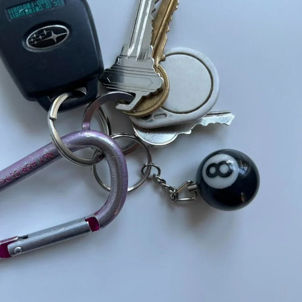 Y2K 2000s 8-ball keyring keychain